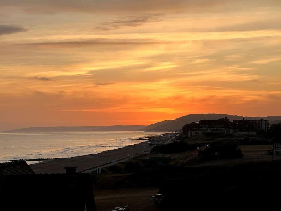 Appartement Sur La Plage / Enjoy The Beach à Cabourg Extérieur photo