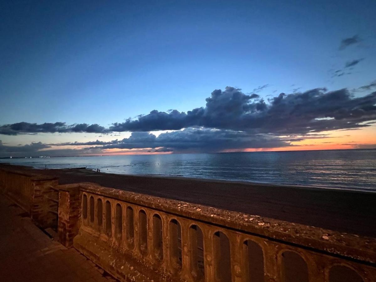 Appartement Sur La Plage / Enjoy The Beach à Cabourg Extérieur photo